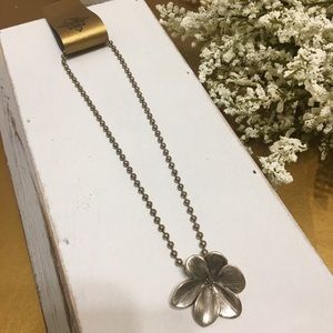 Silver Flower Necklace⚜️